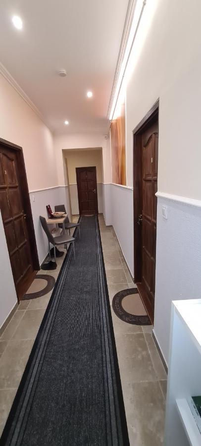 Rozsa Apartmanhaz Segedin Dış mekan fotoğraf