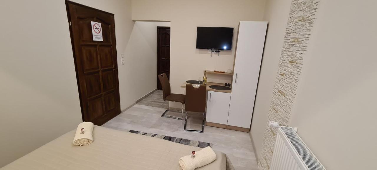 Rozsa Apartmanhaz Segedin Dış mekan fotoğraf