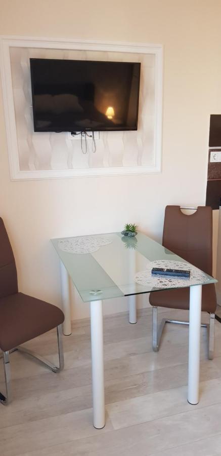 Rozsa Apartmanhaz Segedin Dış mekan fotoğraf