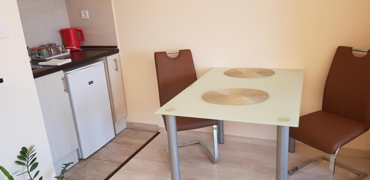 Rozsa Apartmanhaz Segedin Dış mekan fotoğraf